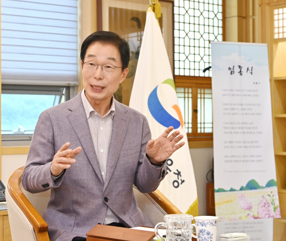 임종식 교육감은 학교 부담 줄이기를 늘 강조했다.<경북도 교육감>